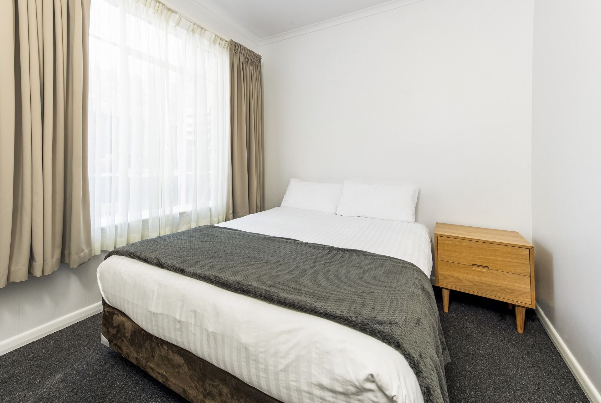 Standard Queen Room EconoLodge East Adelaide